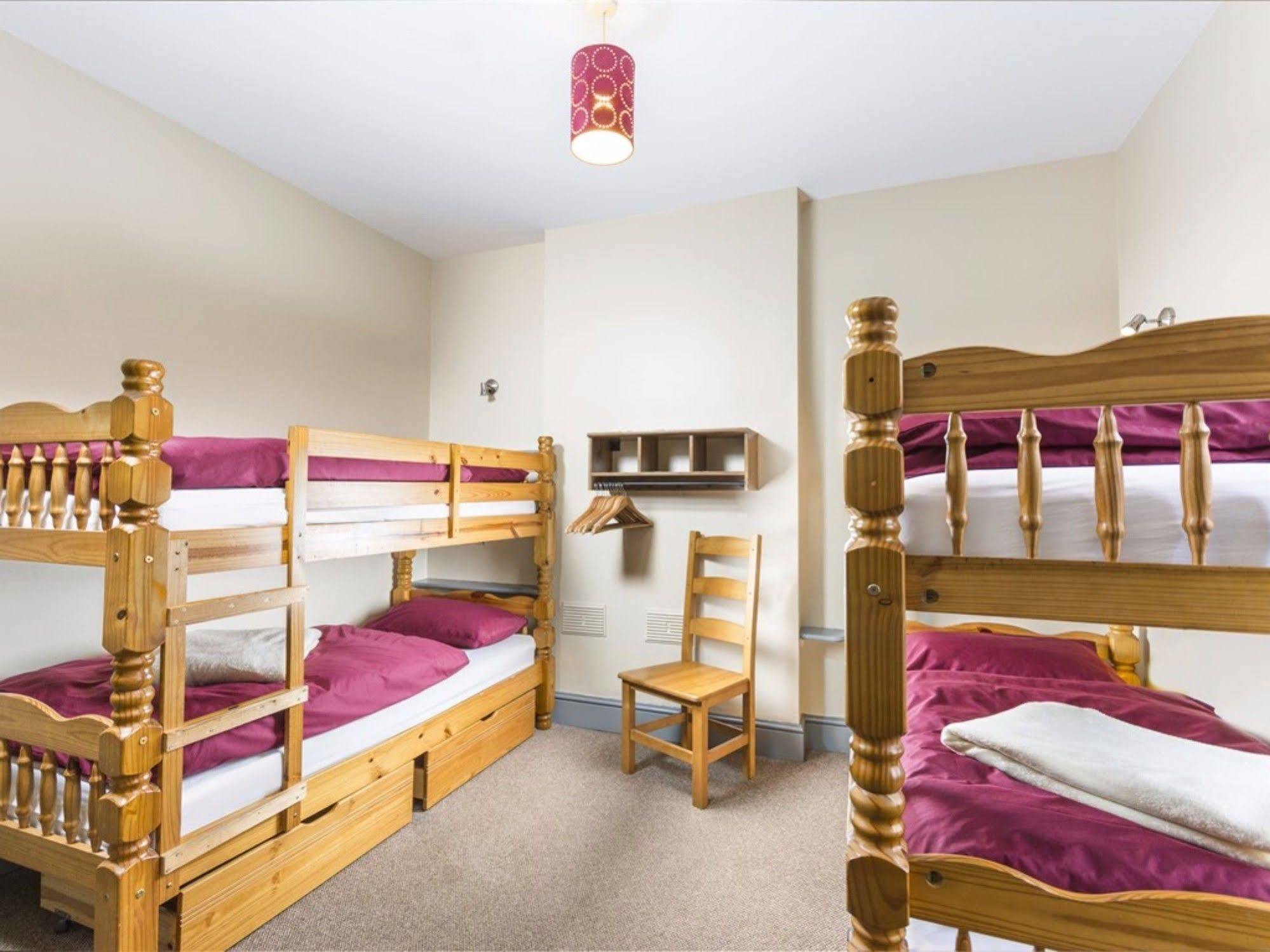Llangollen Hostel Guest Rooms - No Dormitories - Self Catering Exterior photo